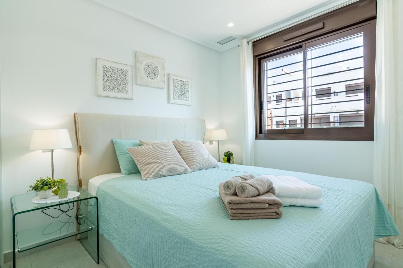 Bahia Homes Torrevieja Bagian luar foto